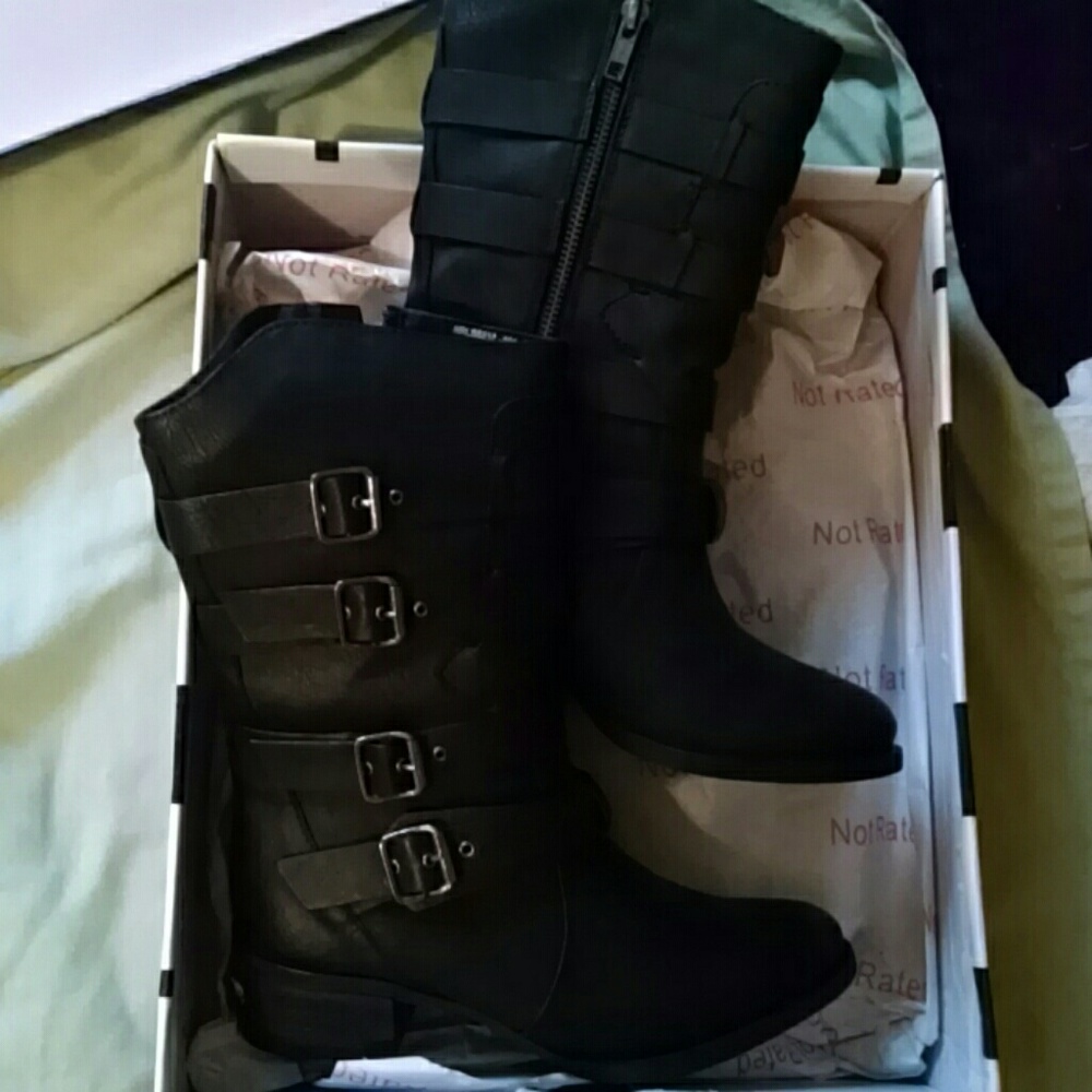 Boots - Picture 2 of 3